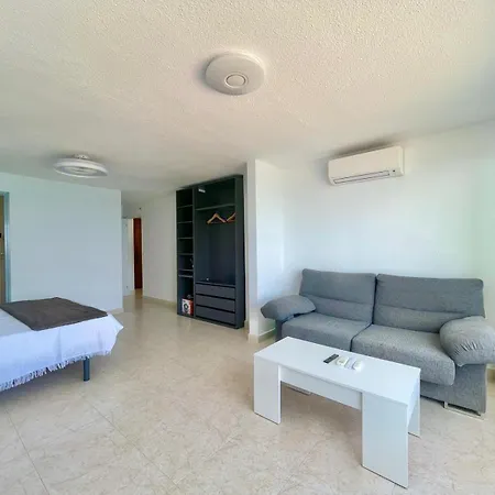 Torre Coblanca Seafront Apartment *